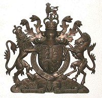36in royal bronze. GRP British royal coat of arms 36in/92cm high, cold-cast resin/bronze finish.